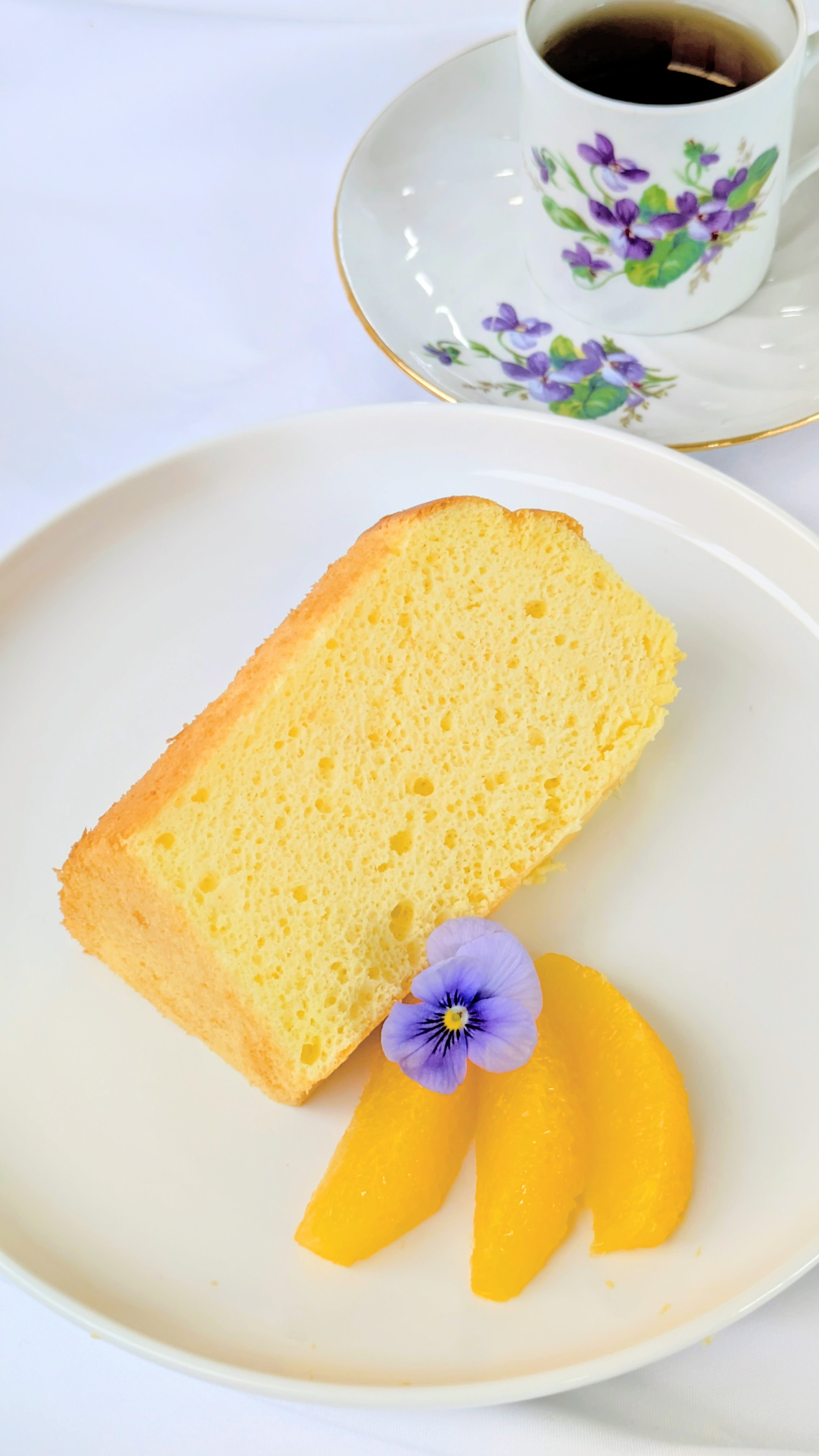 花を飾って完成する、米粉シフォンケーキ||VIOLET Journal 11