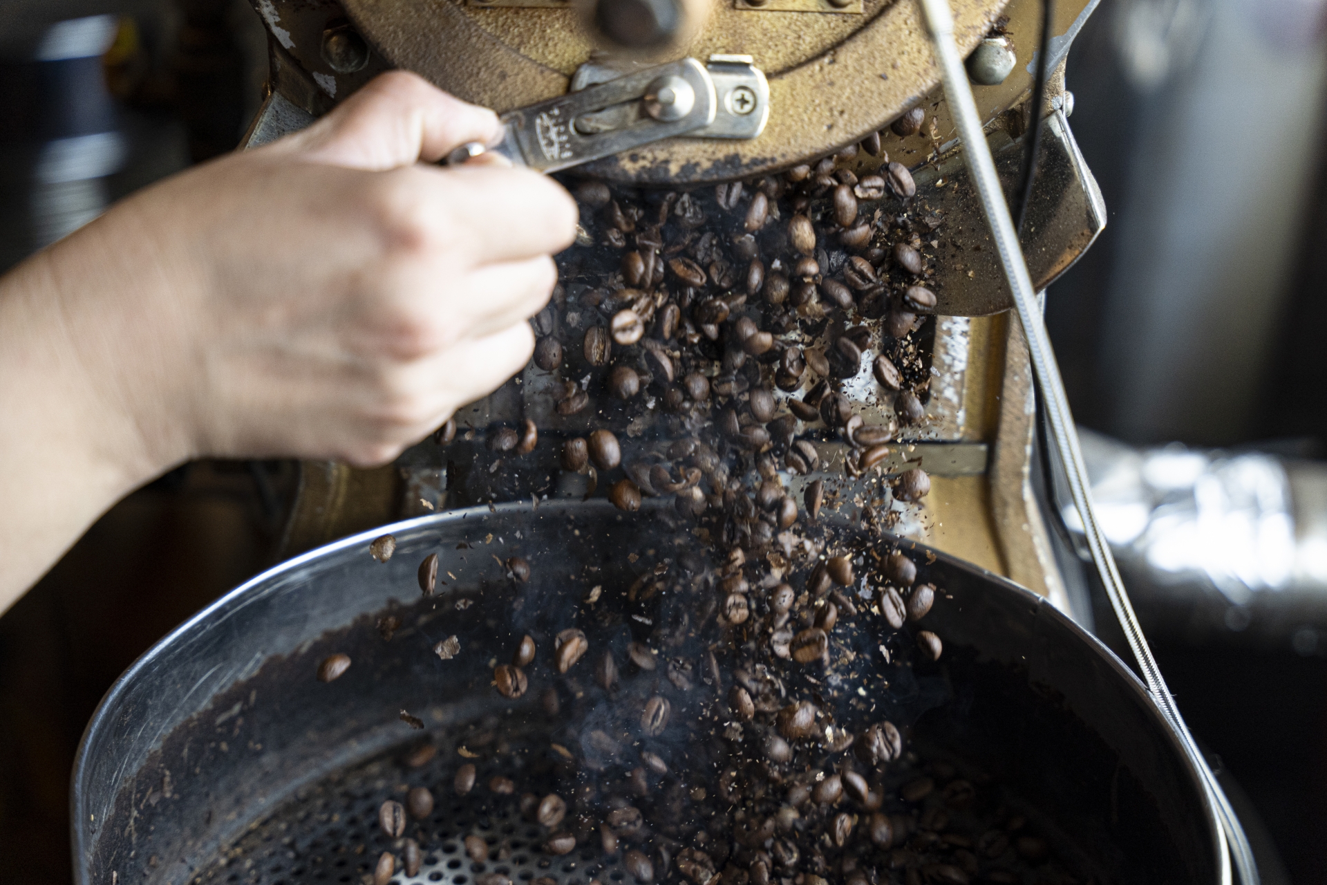 市販のコーヒーとは何が違う？本物の自家焙煎コーヒーの世界