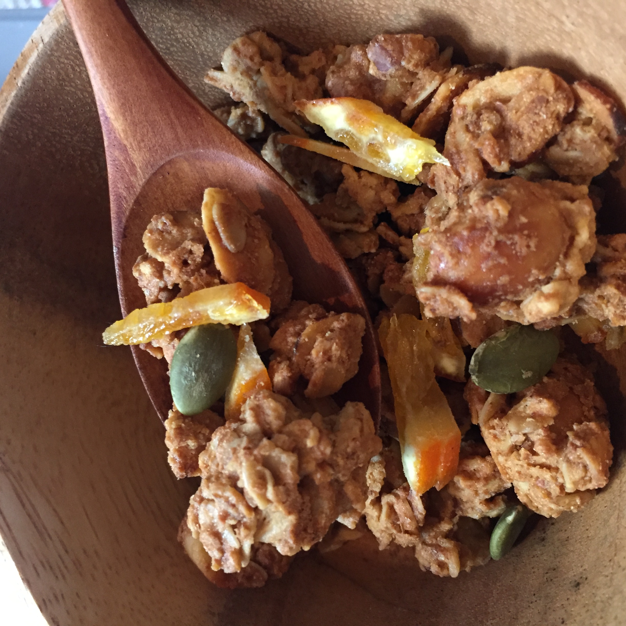 クリームチーズとオレンジピールのグラノーラ