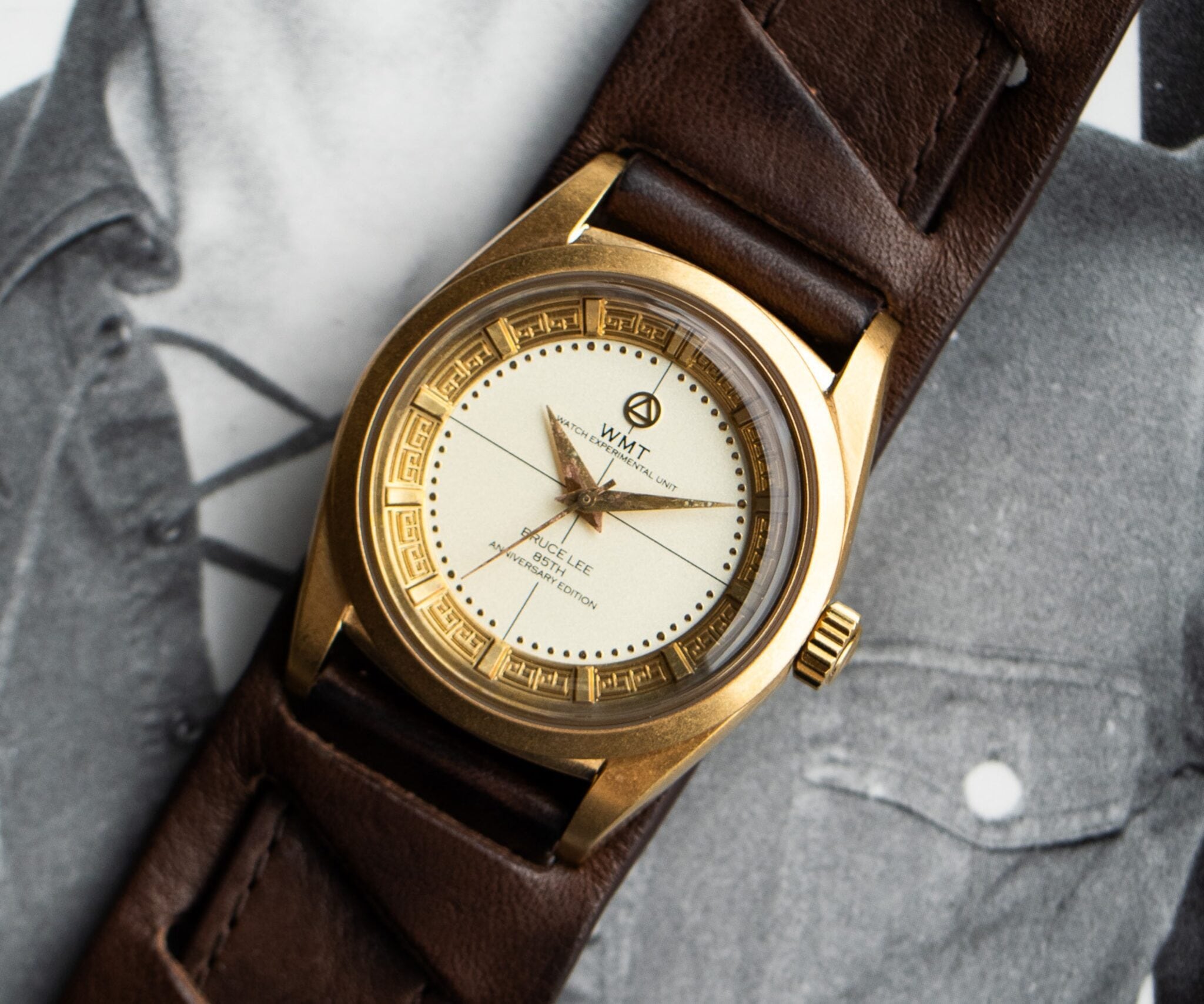 ブルース・リー生誕85周年記念に、WMTがコラボレートモデルを発売