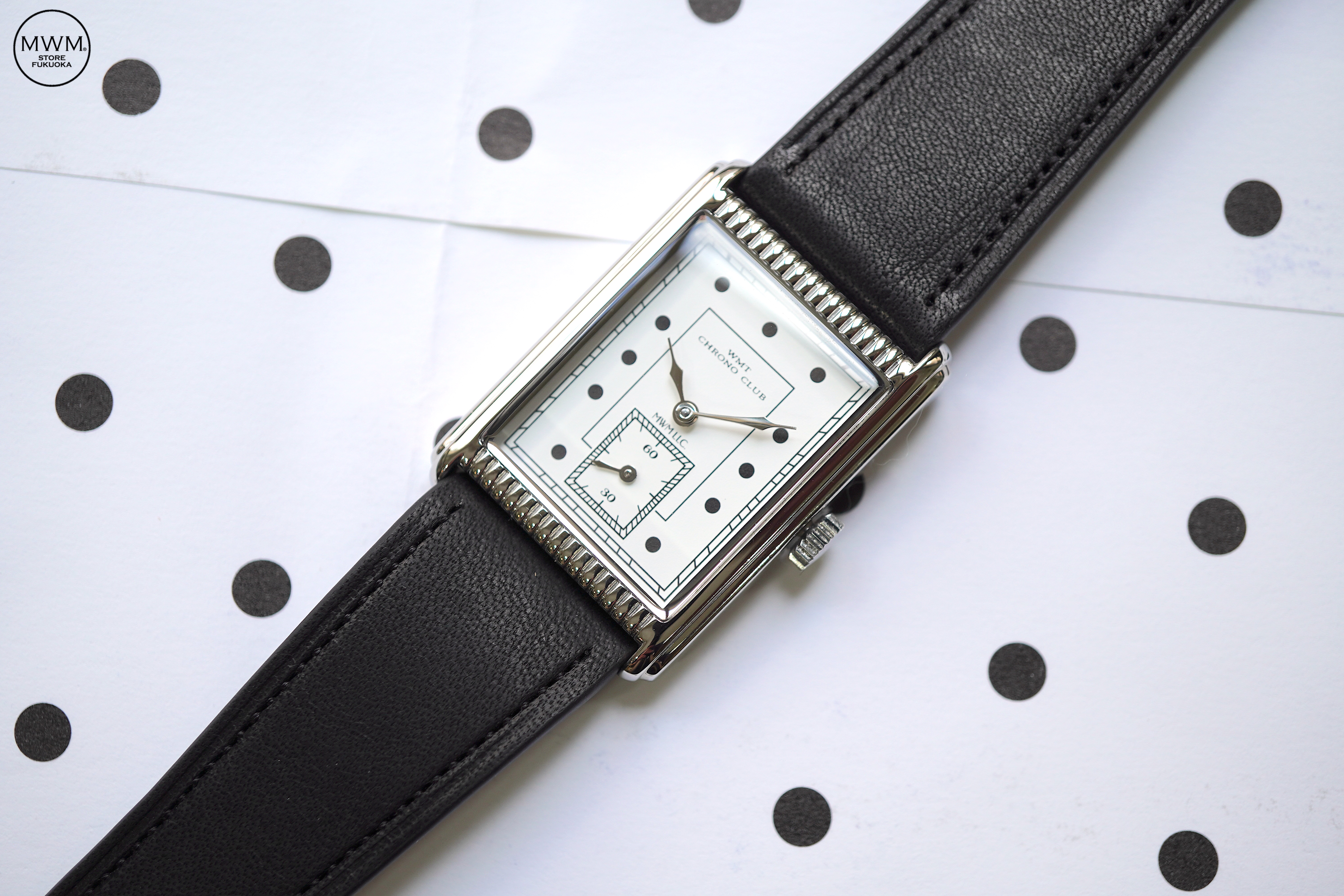Art Deco Meets 90's Minimalism : Ponto  "Polk Dot"