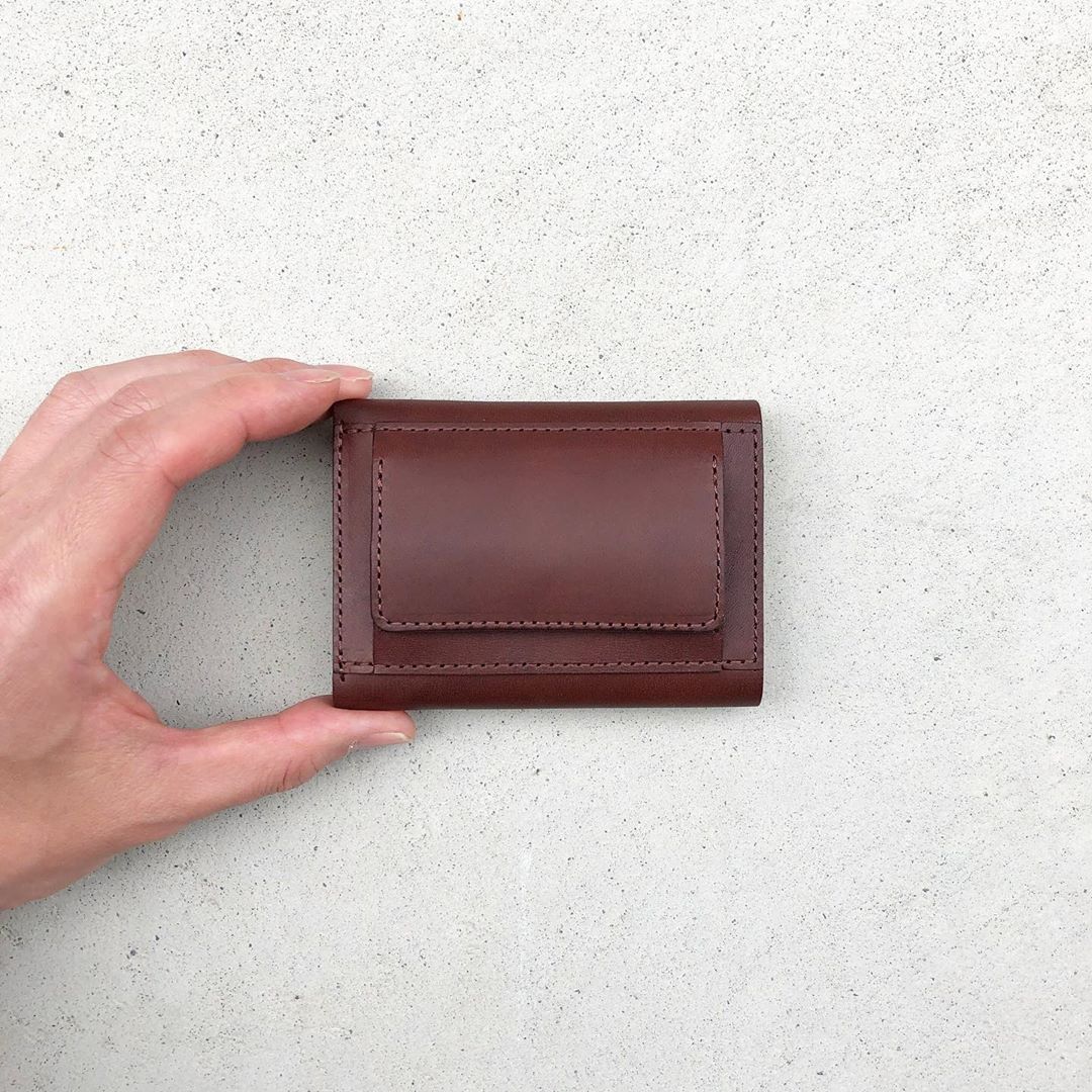 〈在庫限りのセール品〉コンパクト三つ折り財布