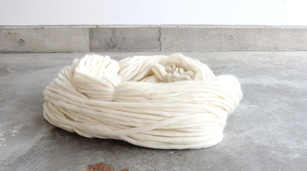カセを玉巻きにする方法（AND WOOL No.7の糸の場合) 