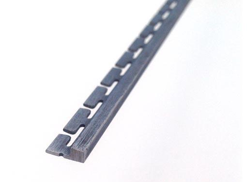 J skis 構造4「極太のエッジ」