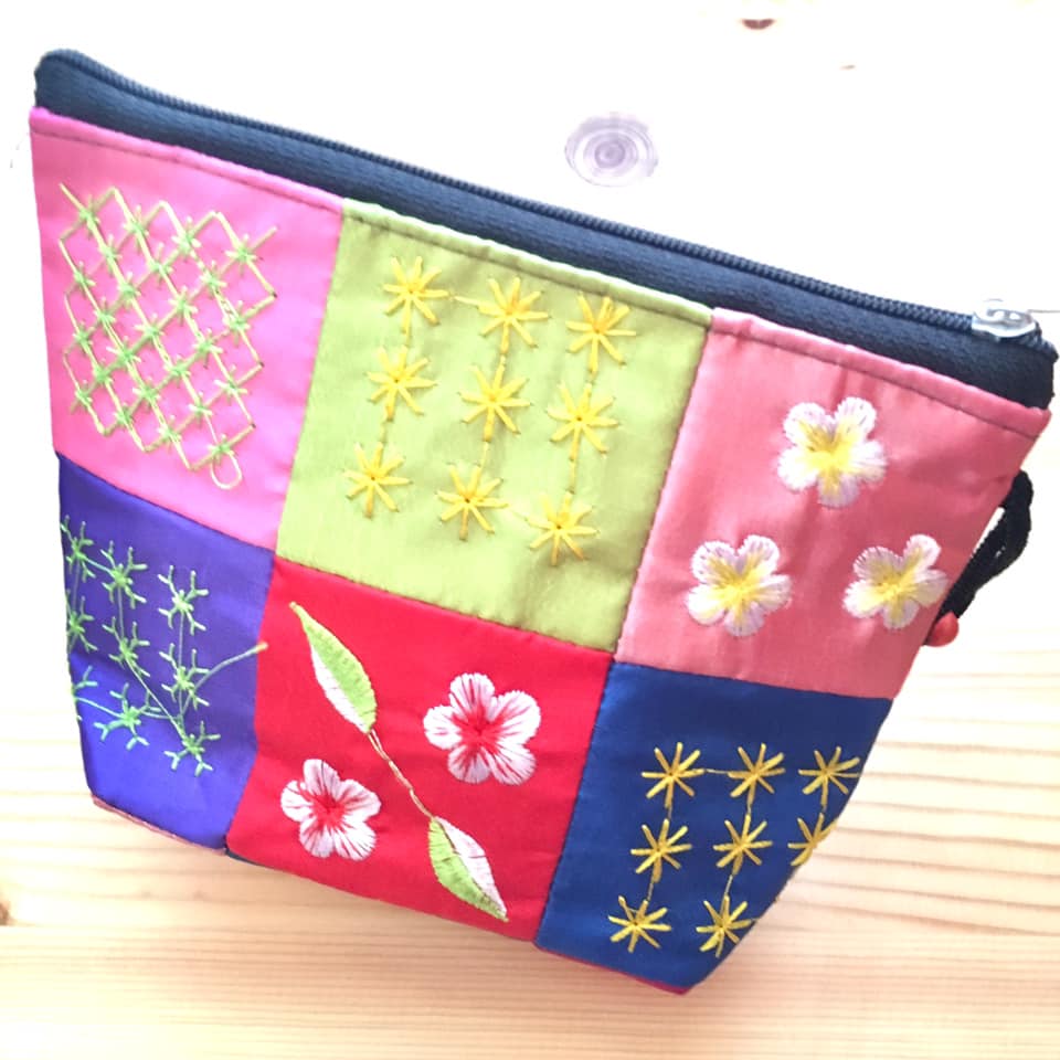 カラフル手刺繍ポーチ～選べる全７種類！迷うな～（笑）