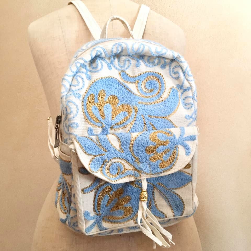 ★★日本未発売★★　ウズベキスタンから、おしゃれな刺繍のリュックが入荷！