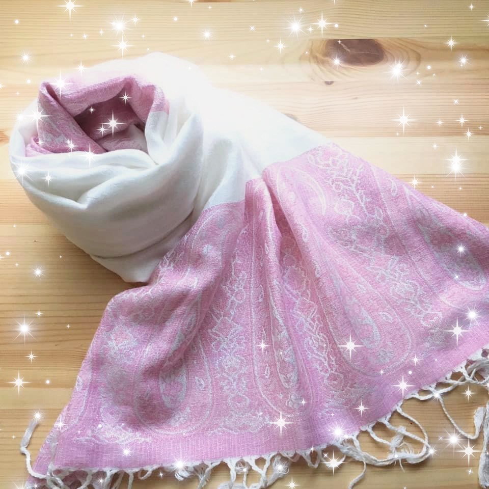 春陽気と思ったら冬に逆戻り！あったかい春色ストールが便利☆