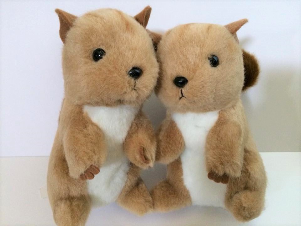 ふわふわ可愛いリスのぬいぐるみ。冬のギフトに、プレゼントに、癒しグッズに！お買い物は商品ページへ！
