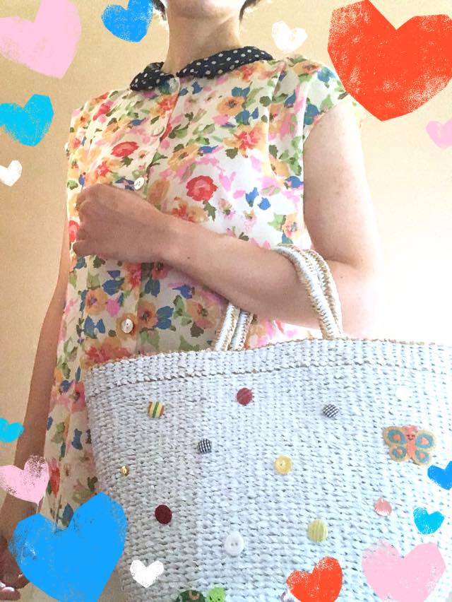 太陽がまぶしい～！夏なんだから、明るい色着ちゃいなよー！大人カラフルなブラウス、販売中☆彡