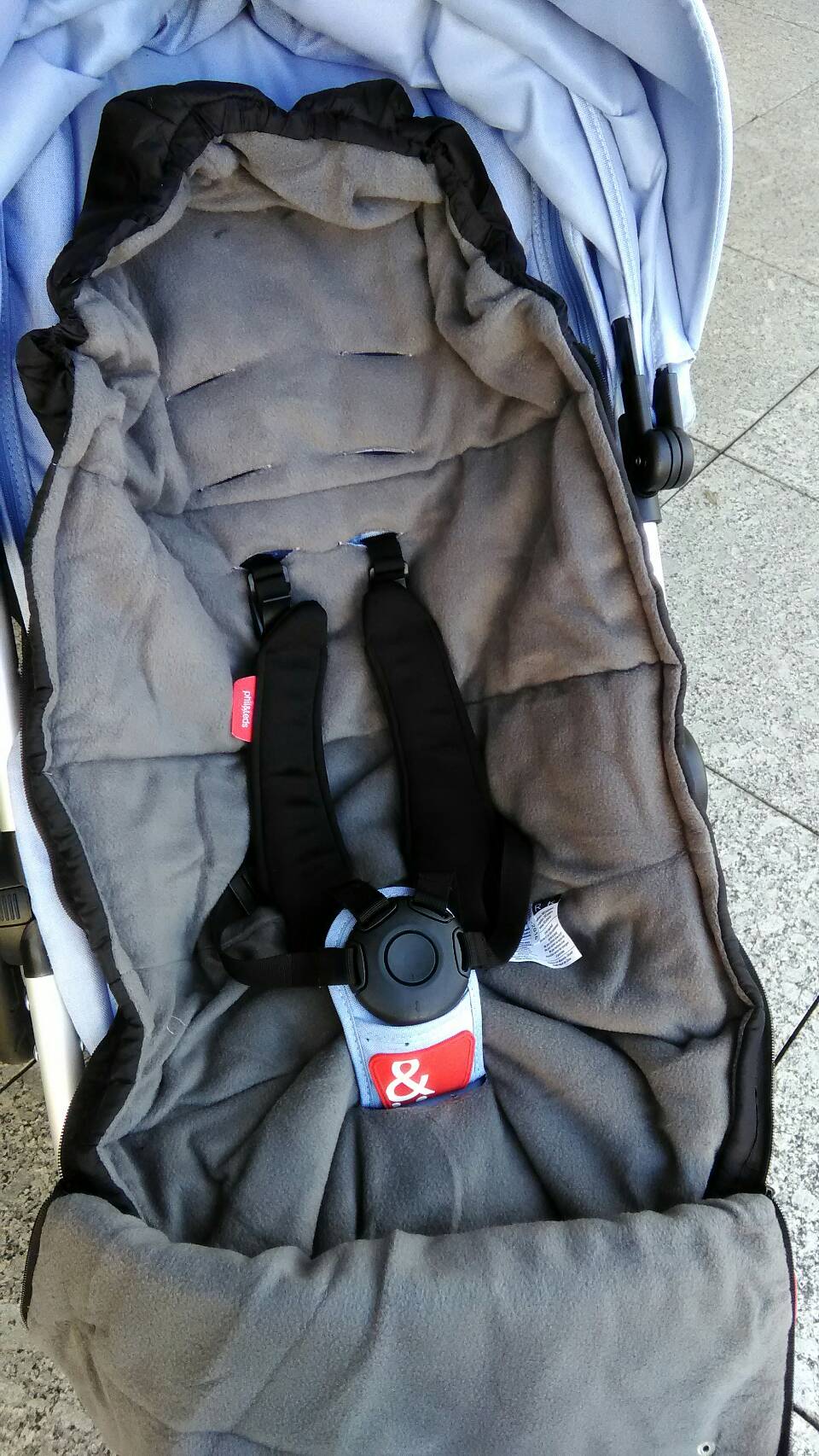 お子様を寒さからしっかり守れるsleeping bag
