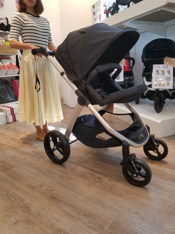 オシャレな高級インポートバギー♡オシャレなバギーでお子様とのお出かけをenjoyしてください♡
