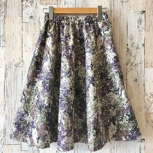 お好みの色柄でご注文頂きました洋服