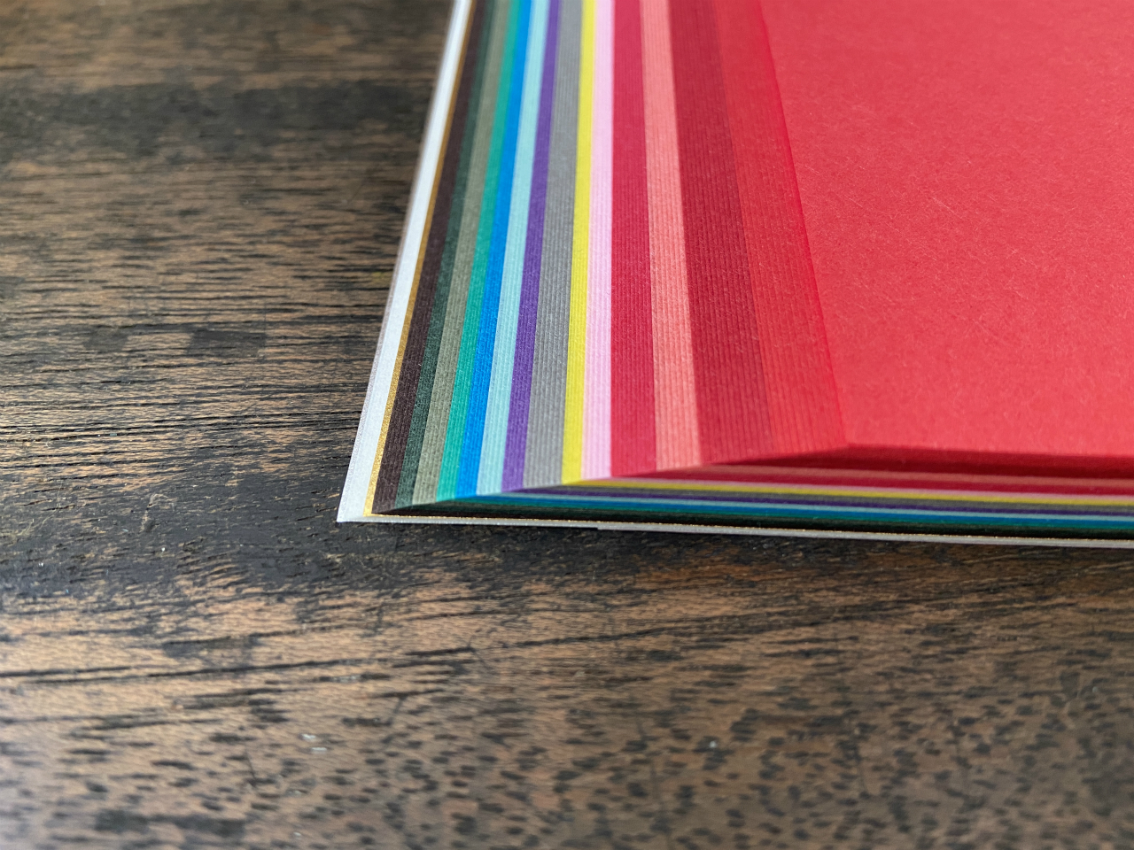 10月1日より！季節限定色の和紙折り紙と、販売終了アイテムのお知らせ。