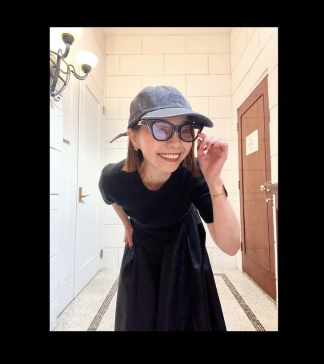 【black denim cap】