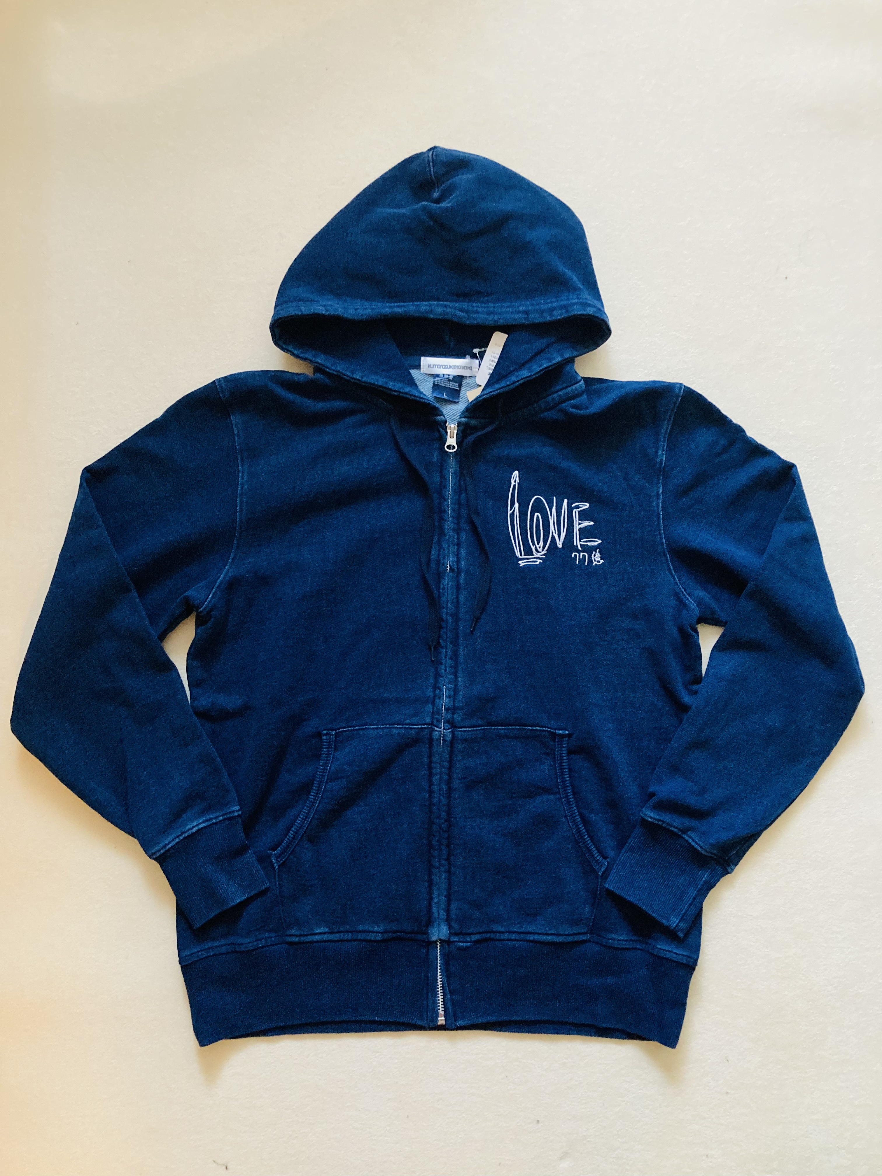 77億のLOVEデニムパーカ