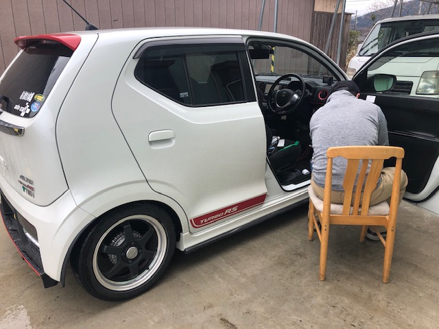 姿勢を無理なく矯正するから正確なペダルワークが実現！