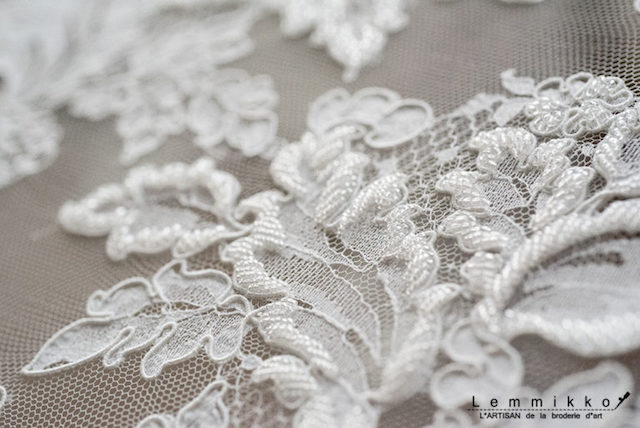 – atelier – レースにビーズ刺繍