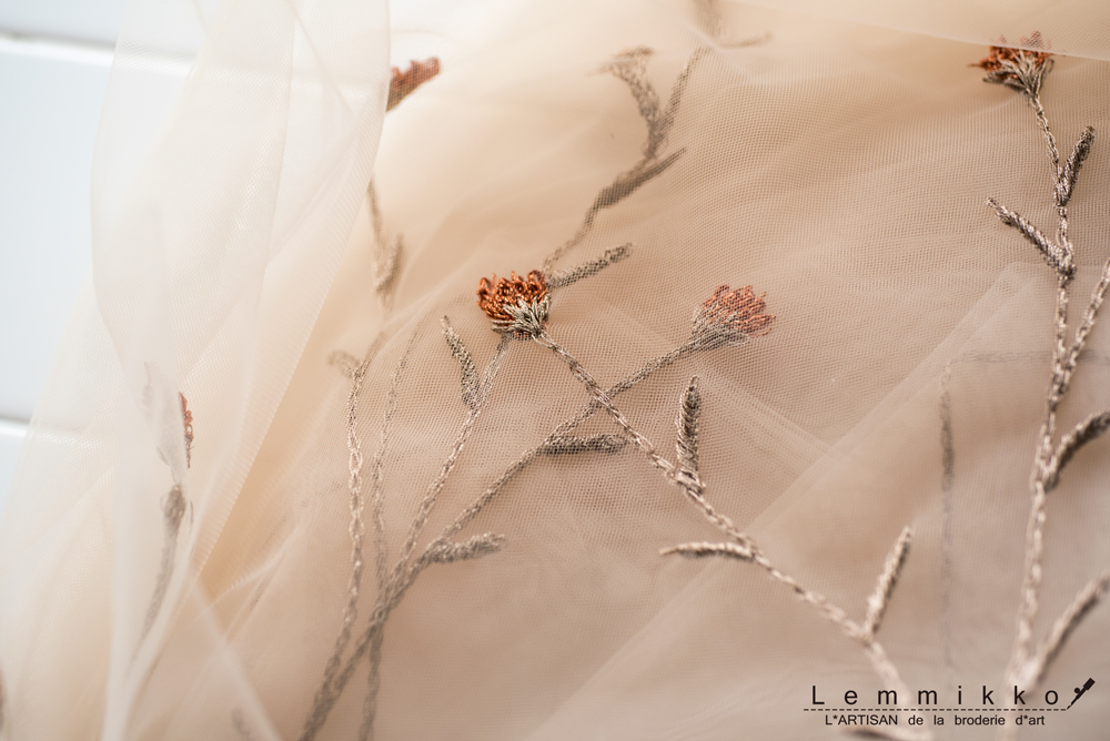 – atelier – ウエディングドレスの刺繍