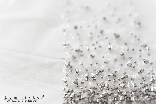 - atelier - チュールにリュネビル刺繍