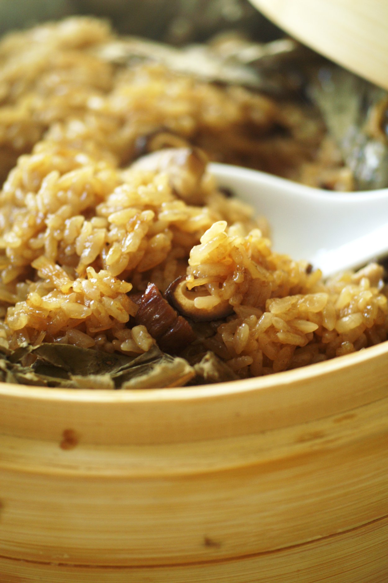 蓮の葉包みの中華おこわ