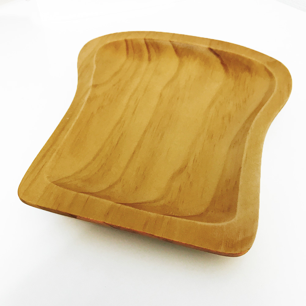 食パン型がかわいい温かみあるナチュラルカラーの木製トレイのご紹介