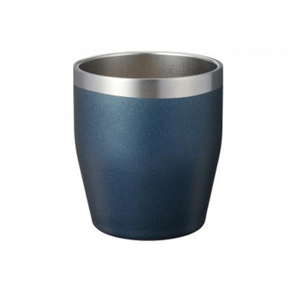 落ち着いたネイビーの色合いが、落ち着いた雰囲気の真空ステンレスカラータンブラー