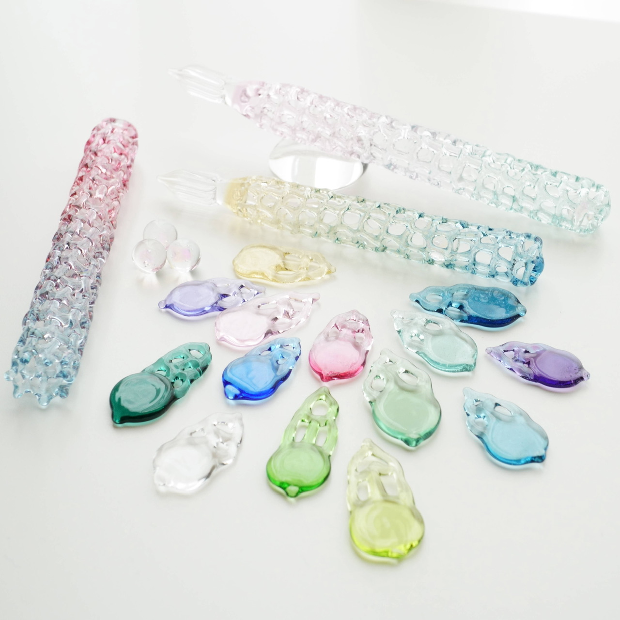 12/21(日)21:00にあみあみガラスペンのセミオーダーの受注を開始します。