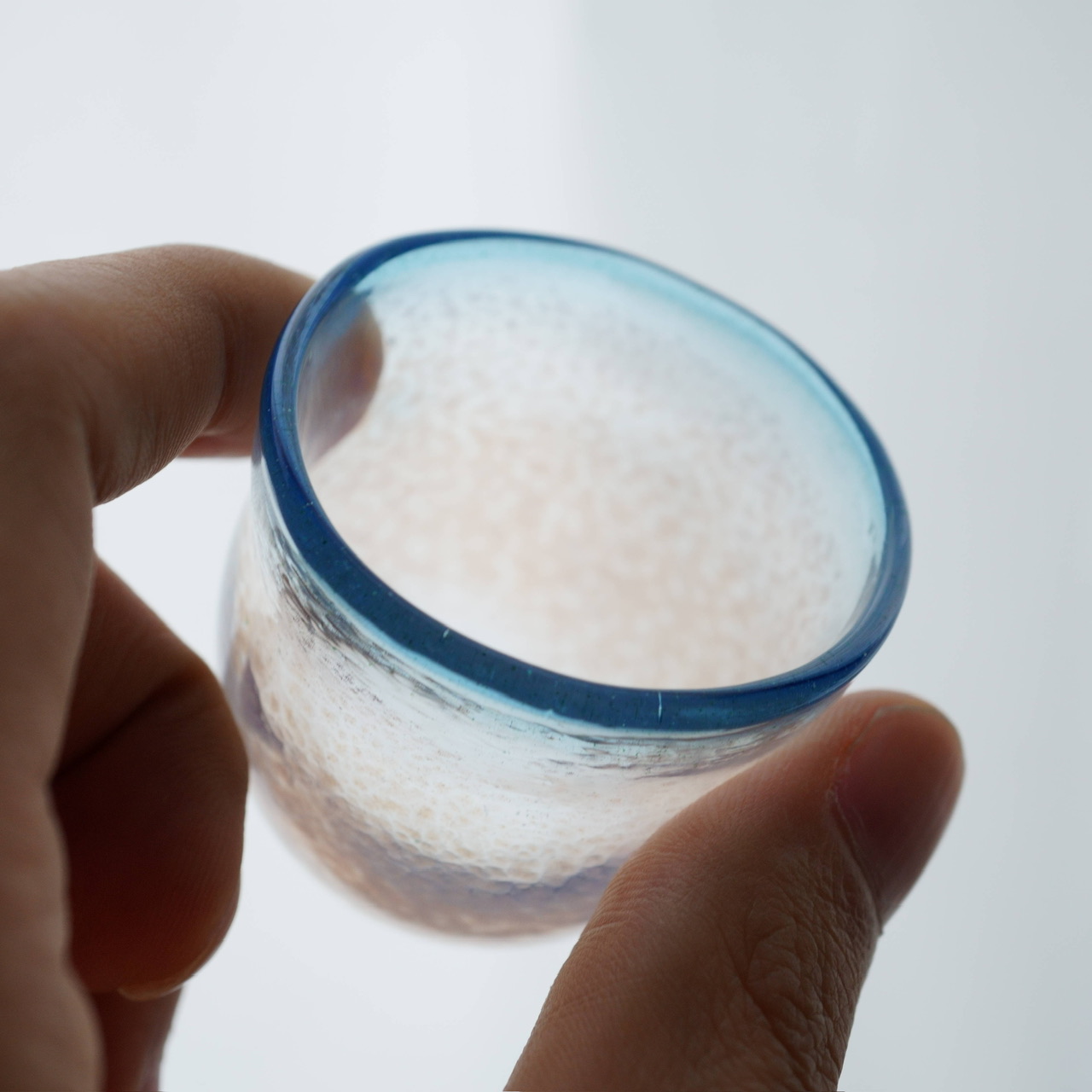 2/28(土)21時に「桜」「夜桜」など熱燗OKの耐熱ガラス製おちょこやガラスペンを販売開始します。