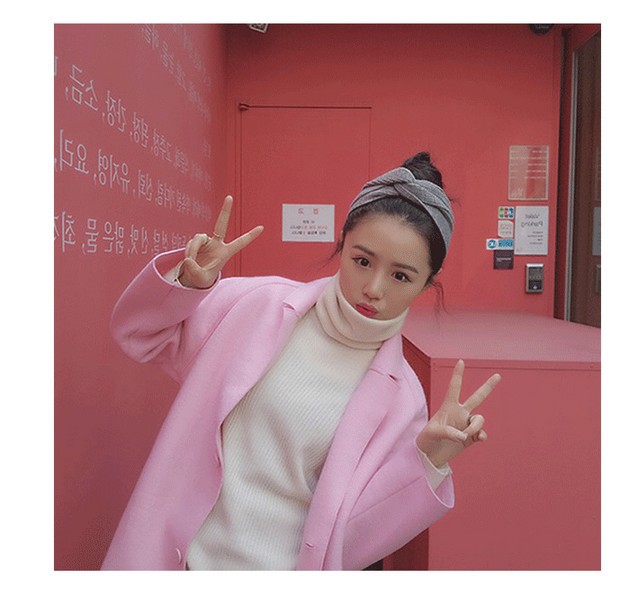 大人女子にむけた海外トレンドファッションとして、こちらのヘアバンドは当通販オススメ品です♪