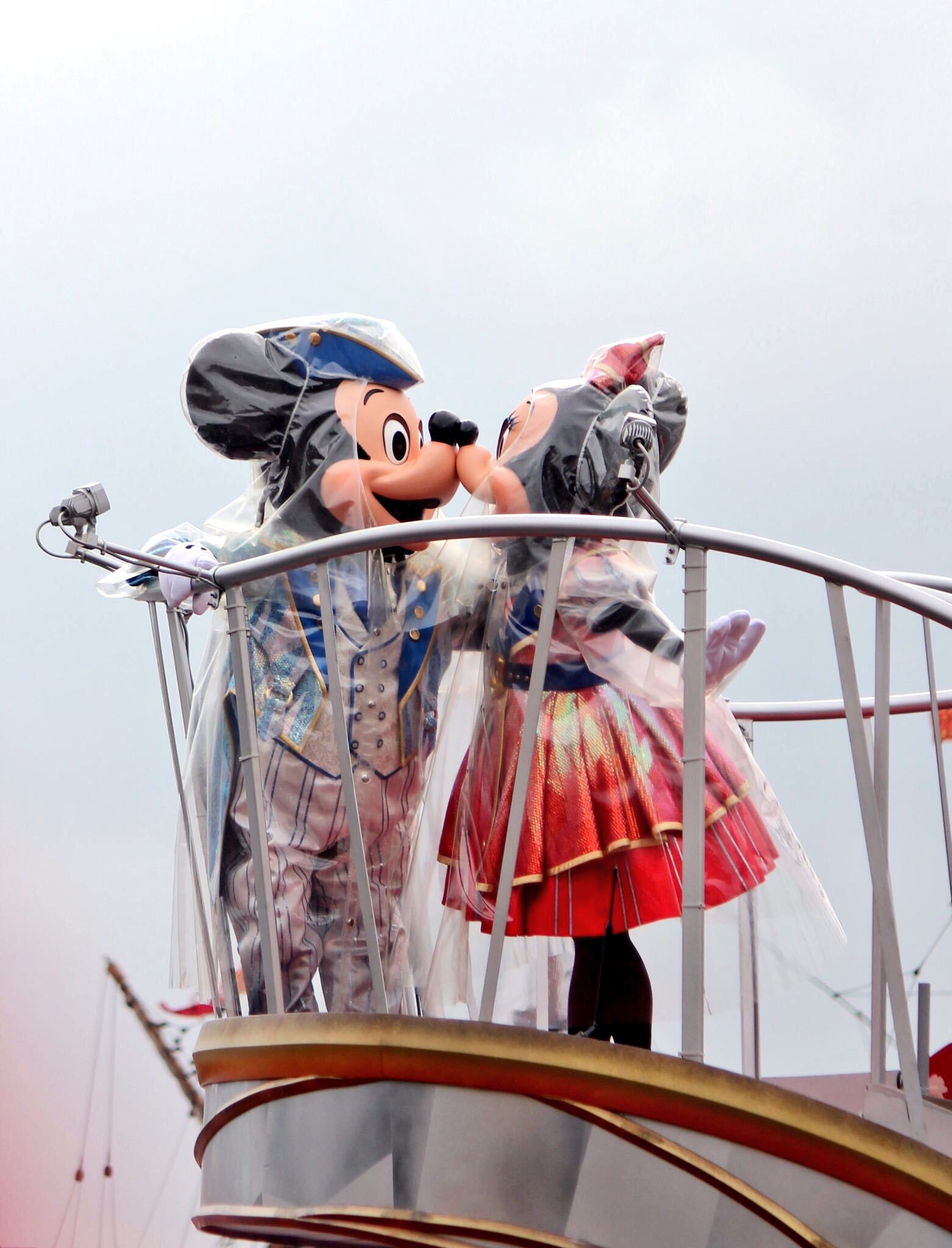 梅雨入りしましたね∑(ﾟДﾟ)スカンツやスカートがオススメです♪見てくださいね♪