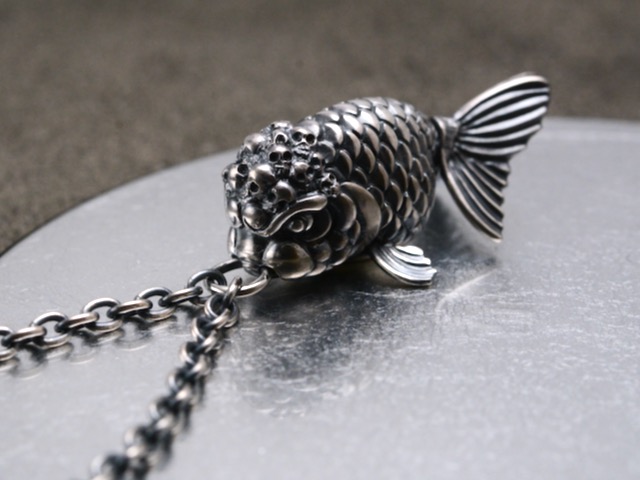 髑髏と金魚の王様と