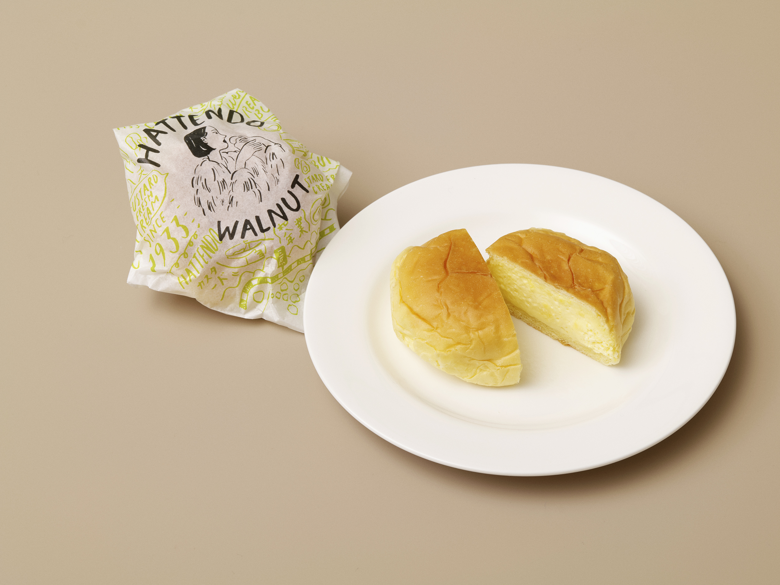 自分に美味しいご褒美　ー　WALNUT x 八天堂の「くりーむパン カスタード」