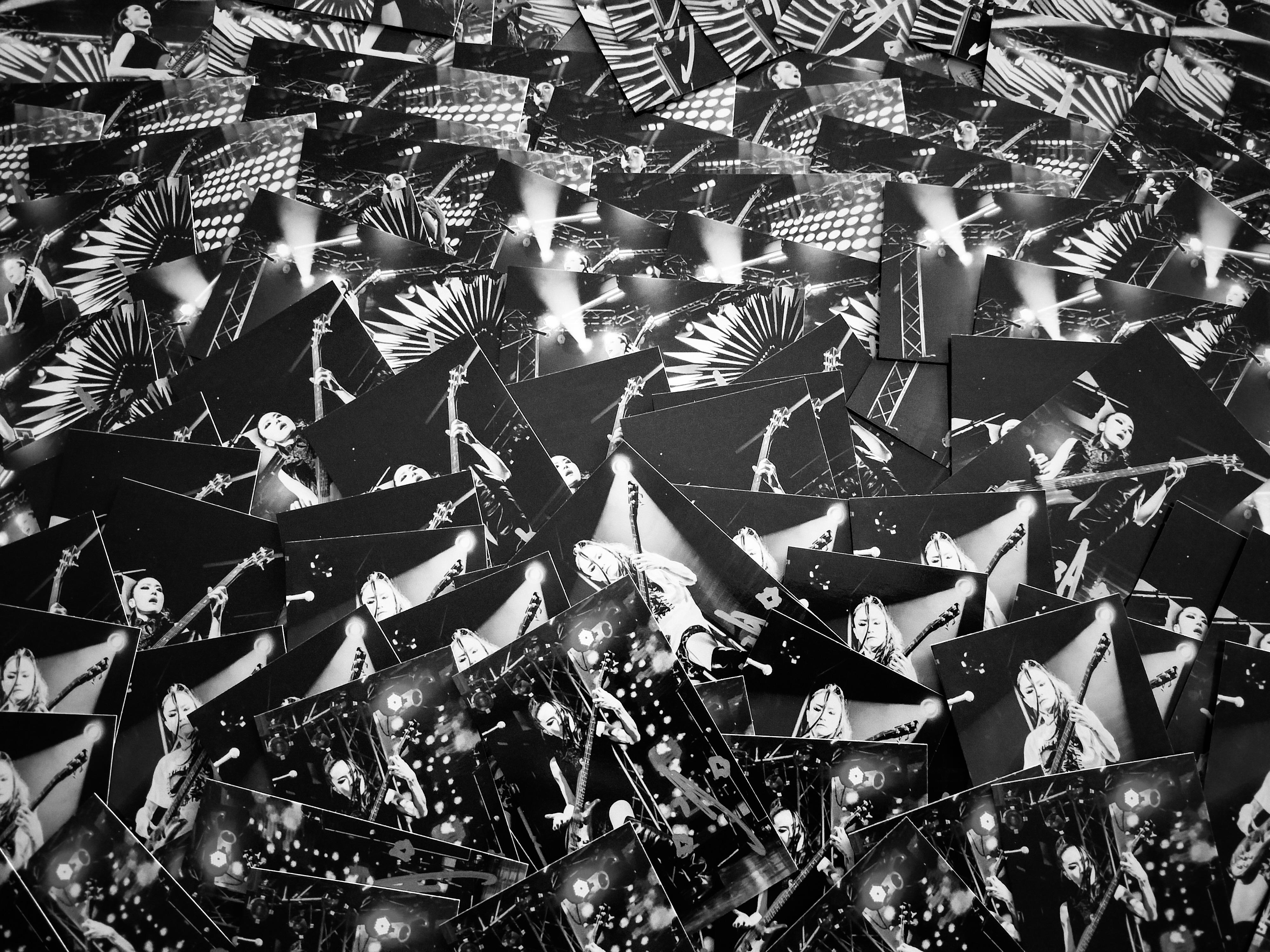 【期間限定】 購入特典・ステッカー配布のお知らせ