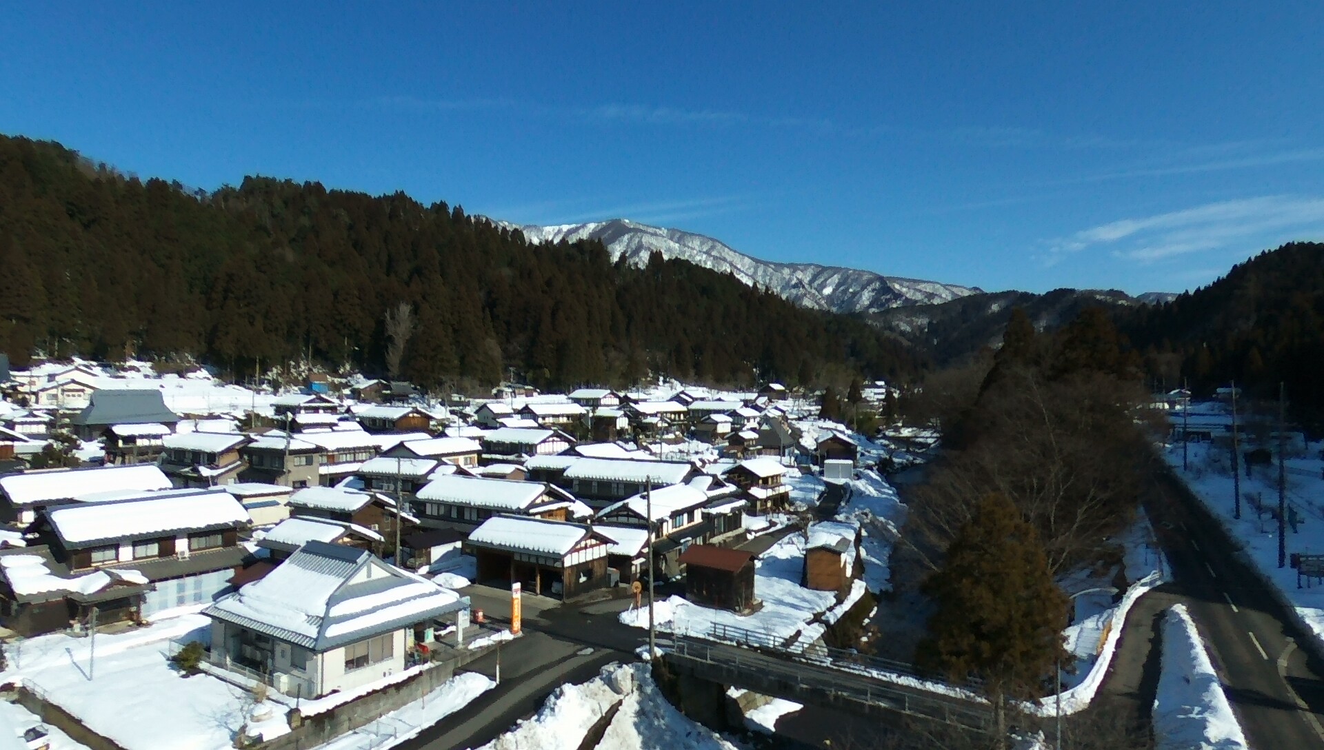 春がかなり感じられるようになりました！杉野の町並みも雪どけが進んでいます。