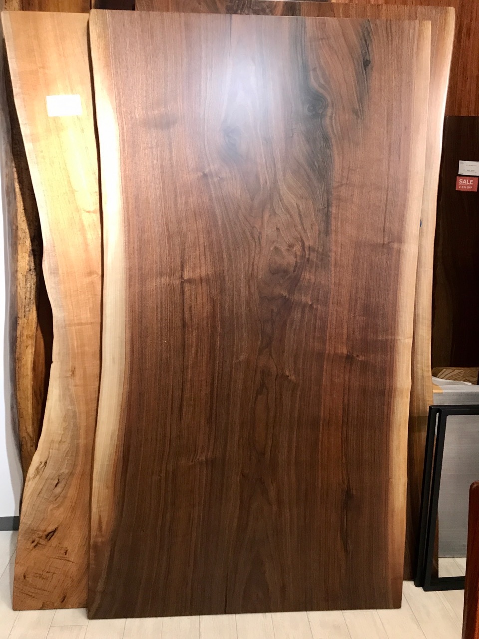 【NEW】浅草店にウォールナットの一枚板　６枚　新作入荷しました！No.1
