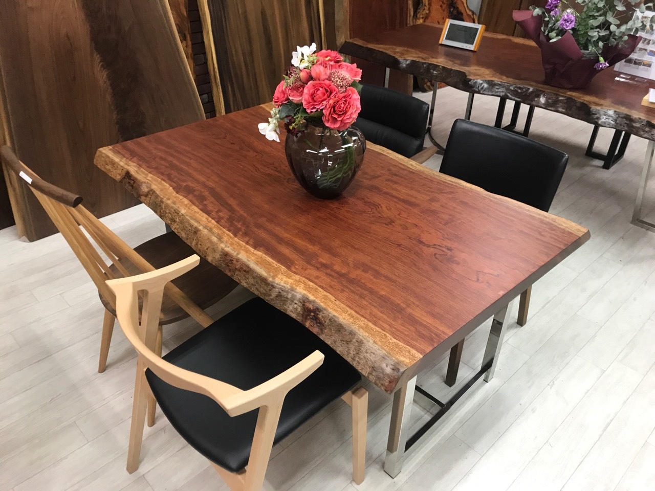 【NEW】浅草店にブビンガ一枚板が入荷しました！