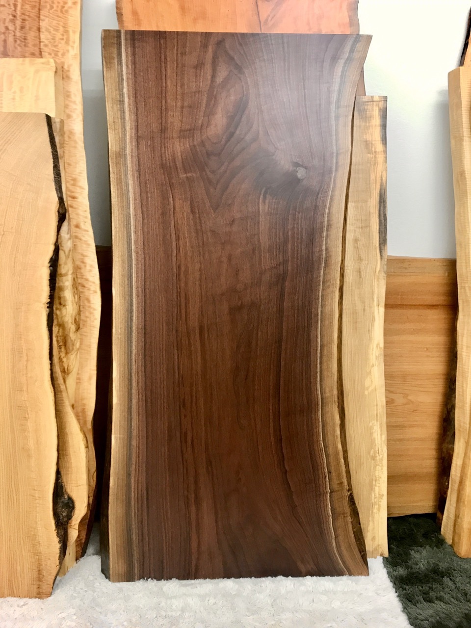 【NEW】青山店にウォールナット　一枚板が入荷しました！