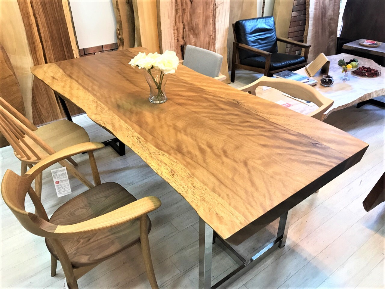 【NEW】浅草店にマホガニー・トチ・ミズメザクラ一枚板が入荷しました！