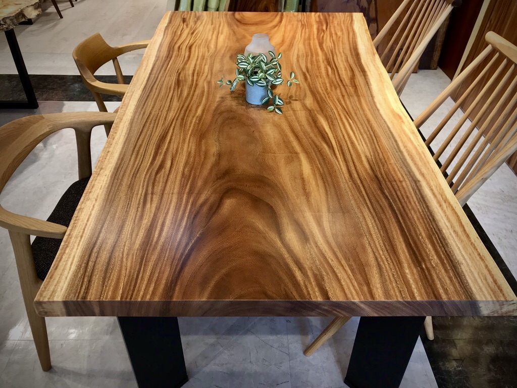 【PICK UP】横浜元町店 「モンキーポッド 一枚板」のご紹介