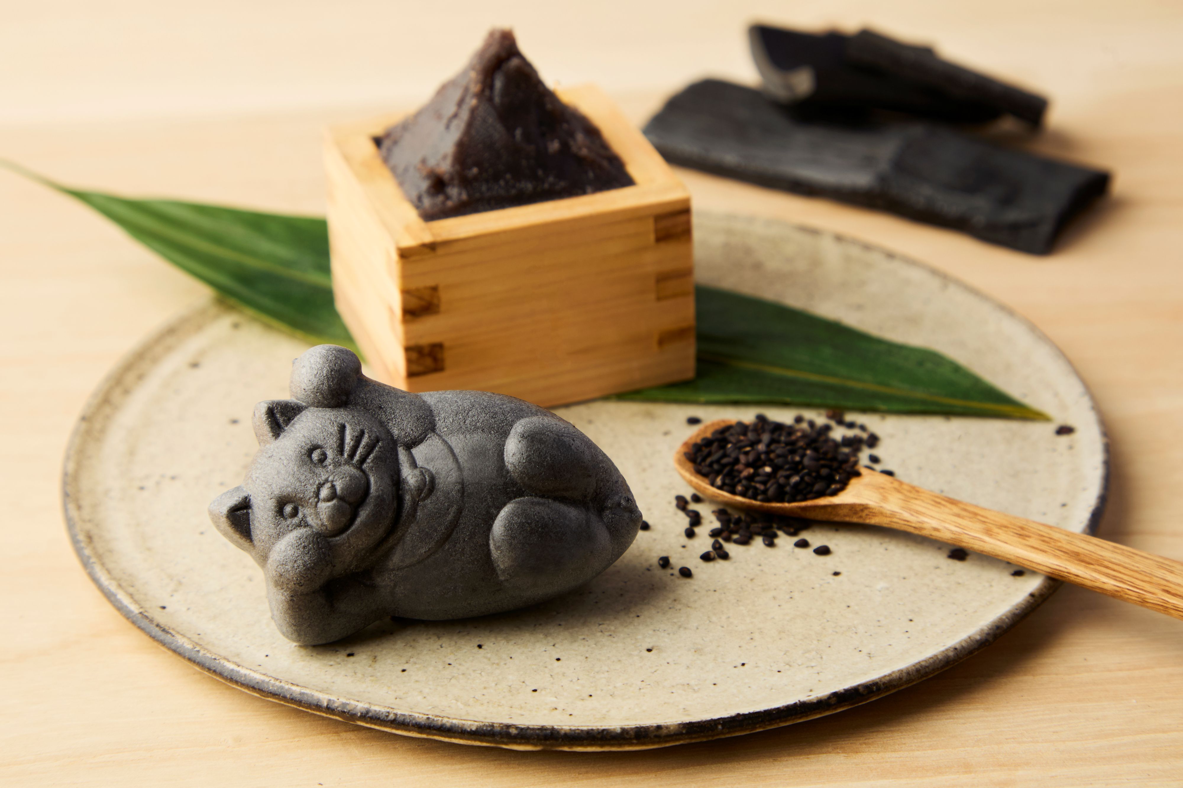 【新登場！たらふくもなかクロ】”黒ごま味”の新しい仲間が登場！期間限定販売・ご予約開始しました★