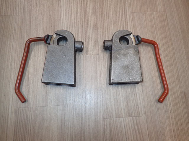人気商品のご紹介★小型（2トン・3トン）ダンプ用の上部受け