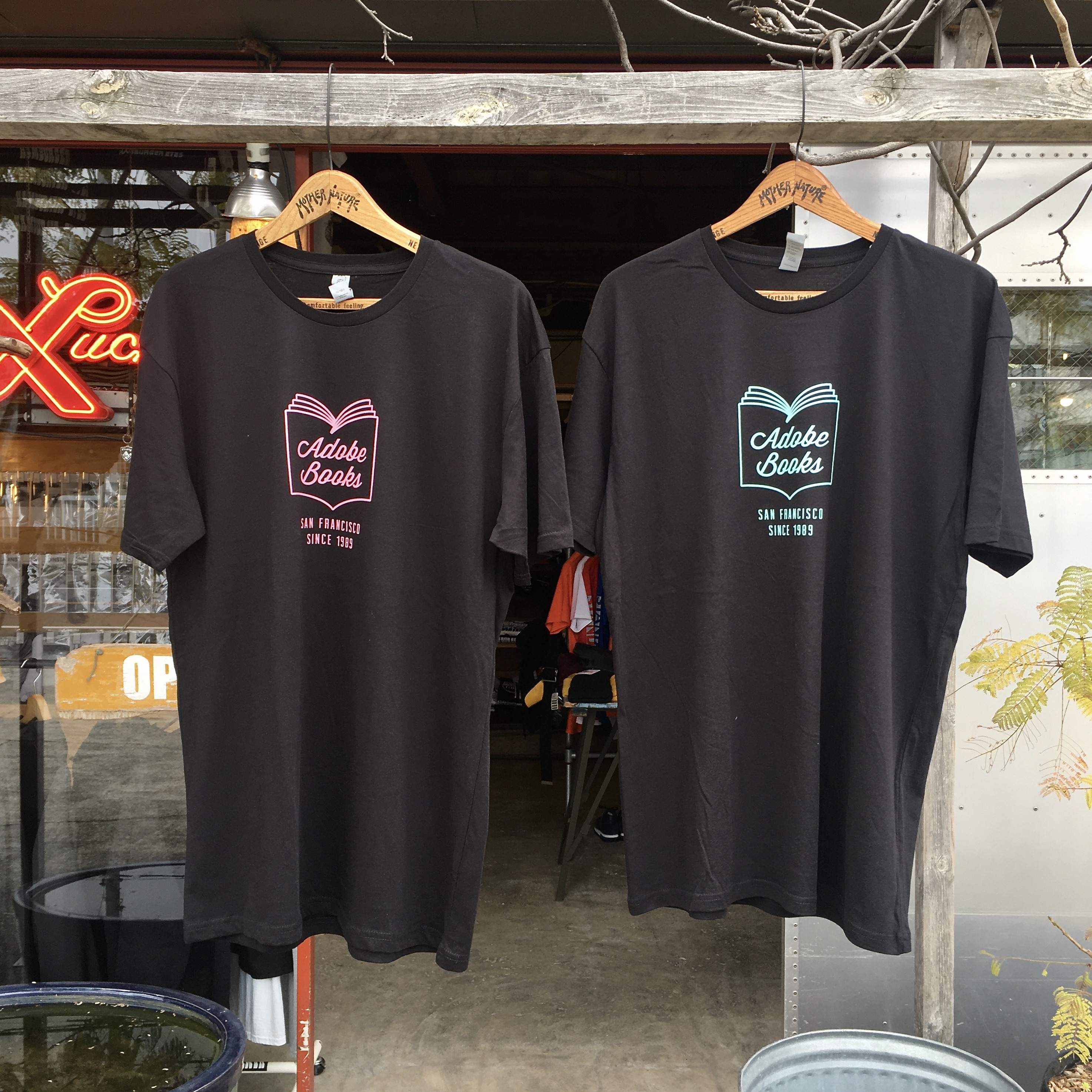 Adobe Books : T-SHIRTS/MINIMAL LOGO 