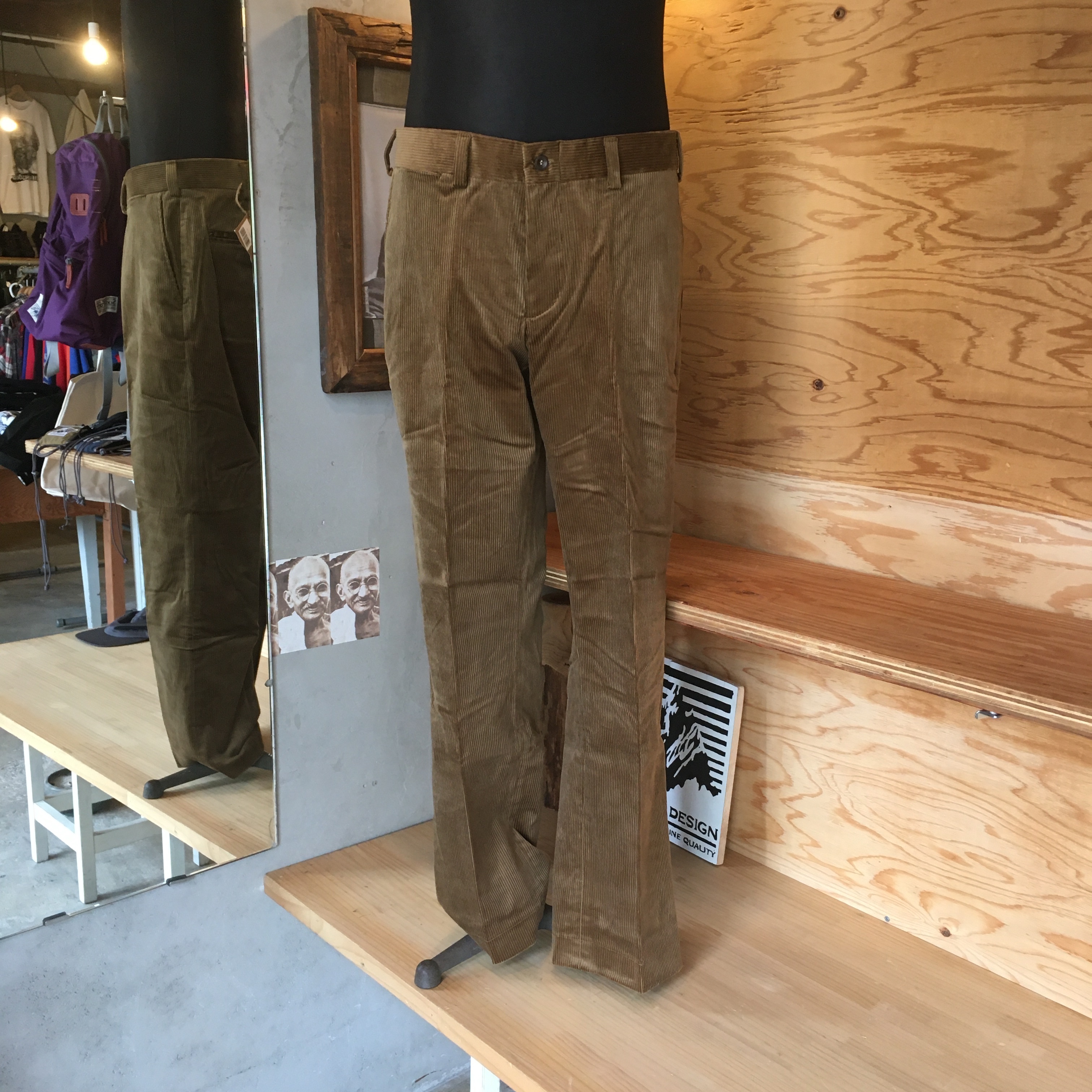 BILLS KHAKI : M3 Straight Fit/Stretch 9 Wale