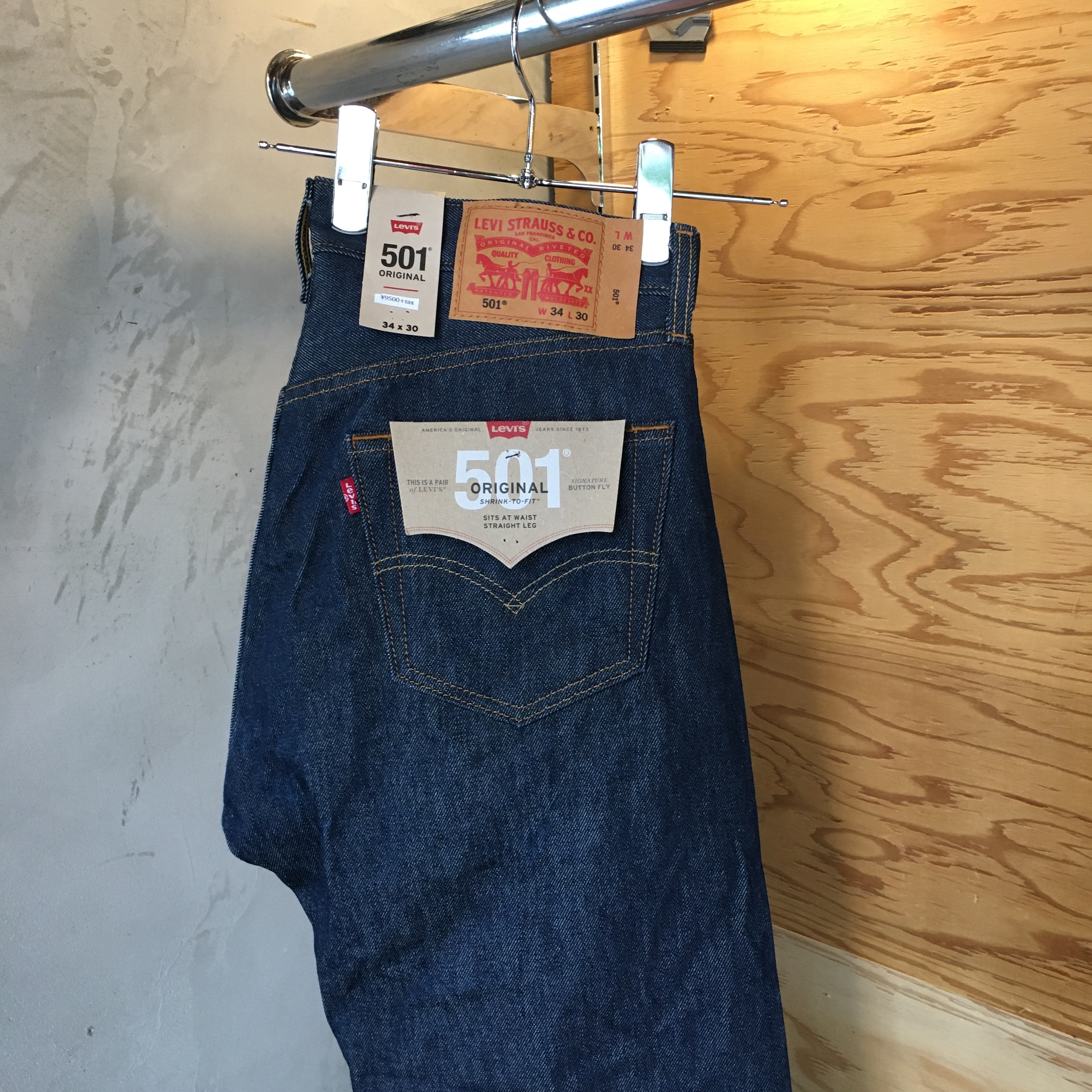 LEVI’S 501 ORIGINAL FIT JEANS