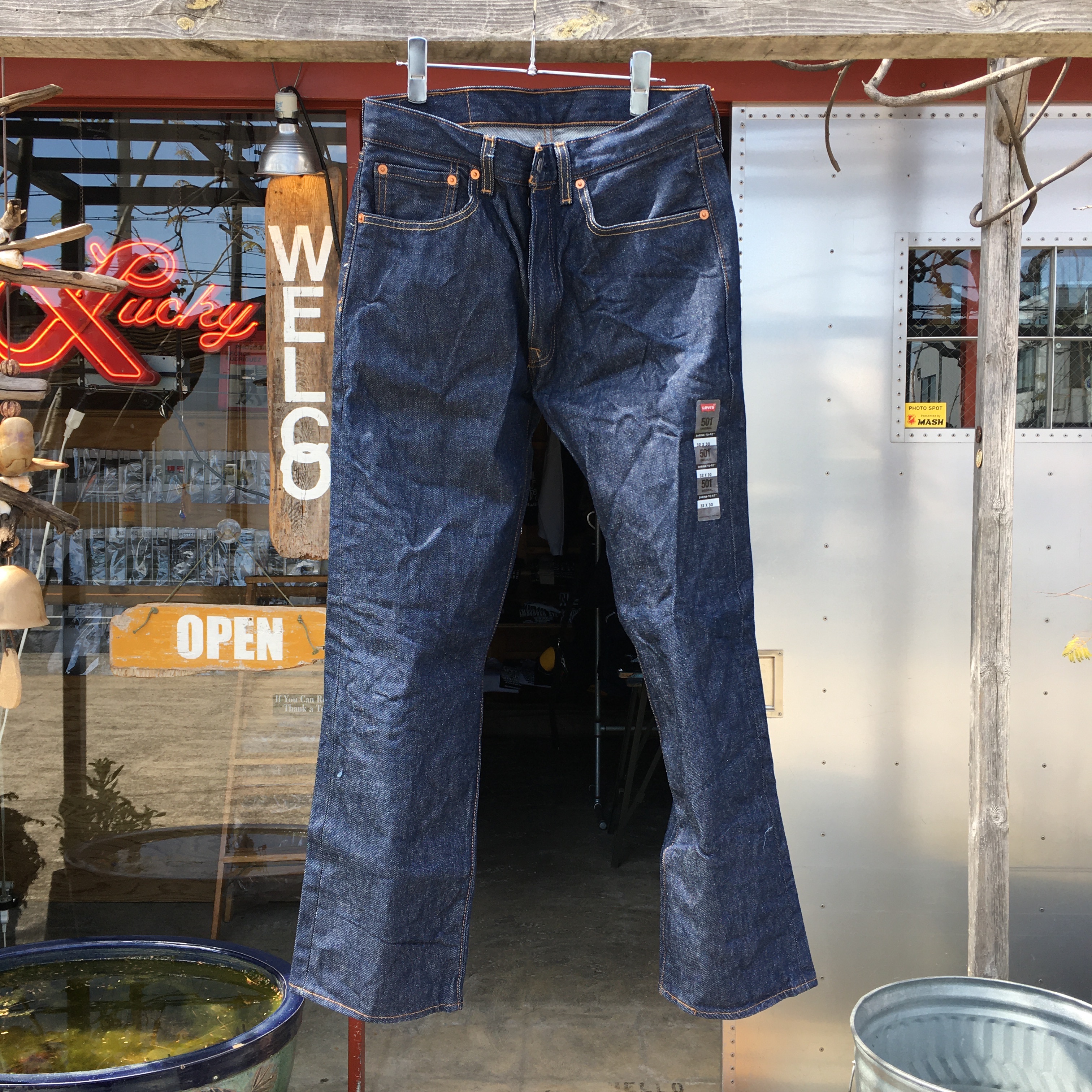 LEVI’S 501 ORIGINAL FIT JEANS (BLUE) 