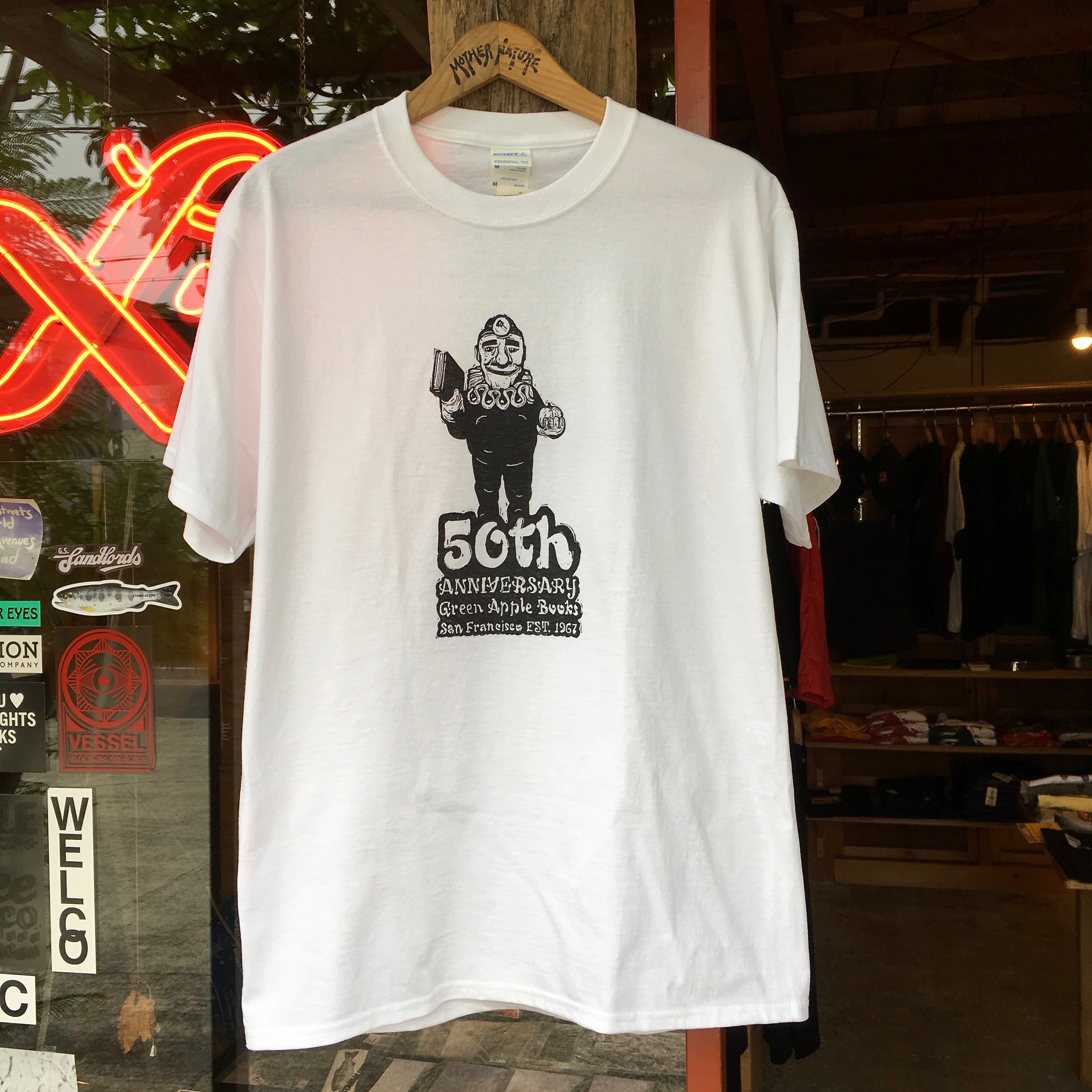 GREEN APPLE BOOKS : 50TH AV T-SHIRT