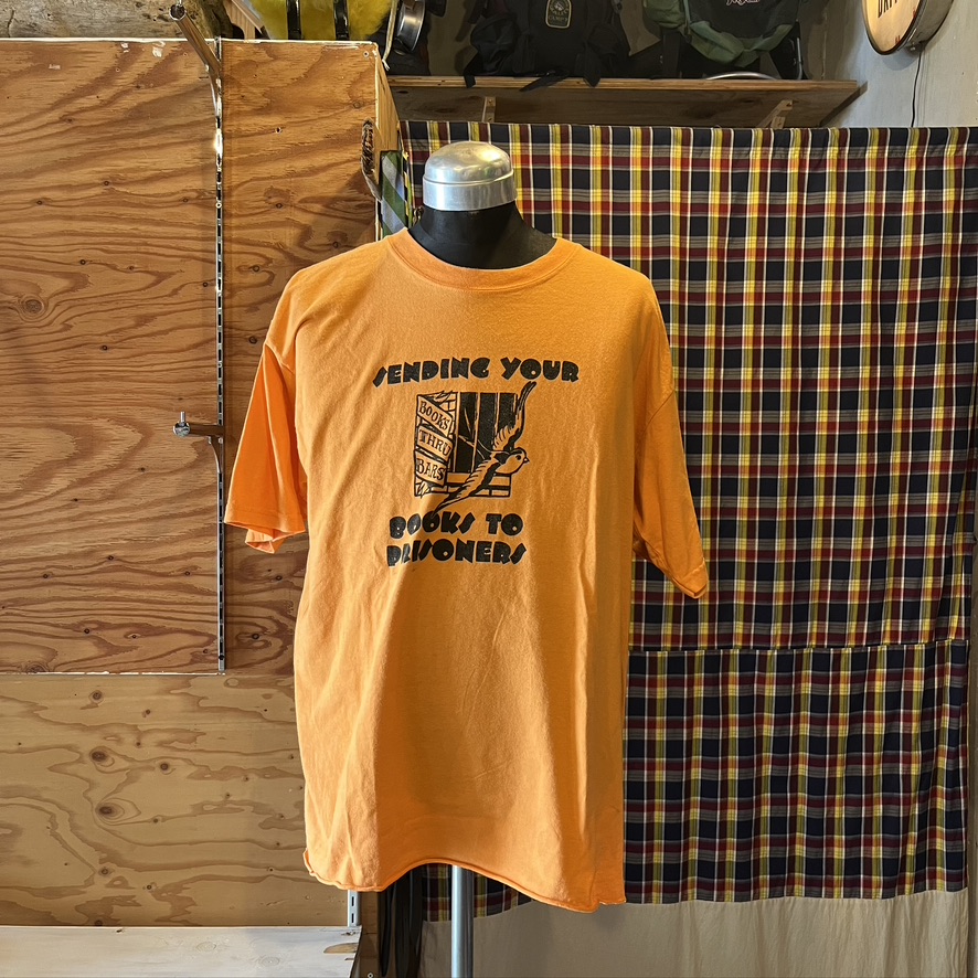 BOOKS Through BARS NYC : LOGO SS T(USED)