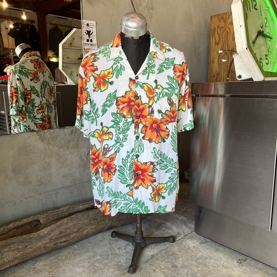 VINTAGE HAWAIIAN SHIRT