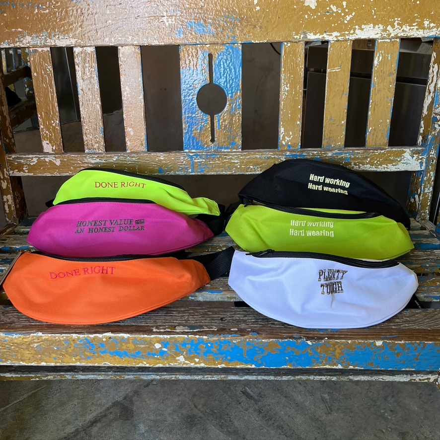 HIGH! STANDARD : STANDARD BELT BAG SLOGAN EMB
