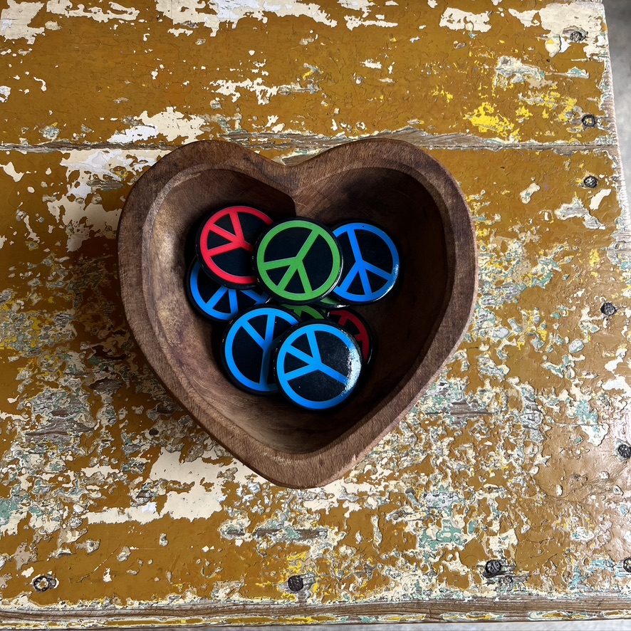 WILD BILL’S POSTERS : PEACE PINS